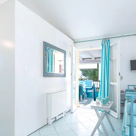 Apartmán Tiffany With Shared Pool - Happy *