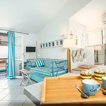 Tiffany With Shared Pool - Happy