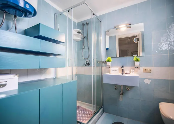 Tiffany With Shared Pool - Happy