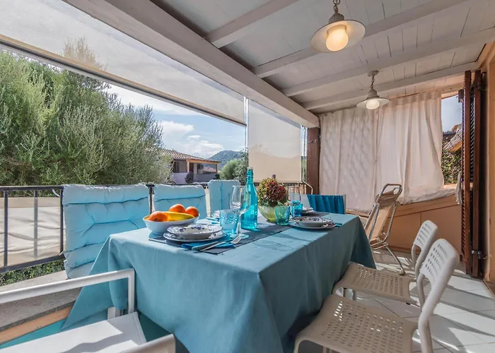 Tiffany With Shared Pool - Happy 马里内拉