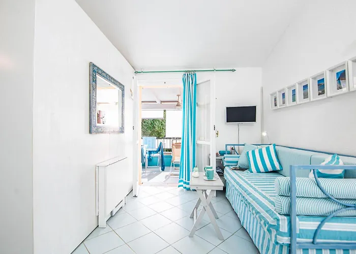 Tiffany With Shared Pool - Happy 公寓 马里内拉