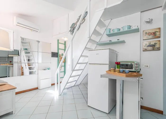 Tiffany With Shared Pool - Happy