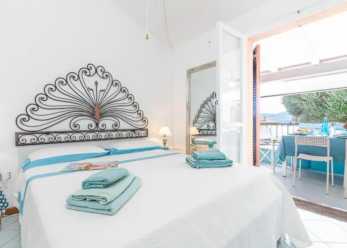 Tiffany With Shared Pool - Happy